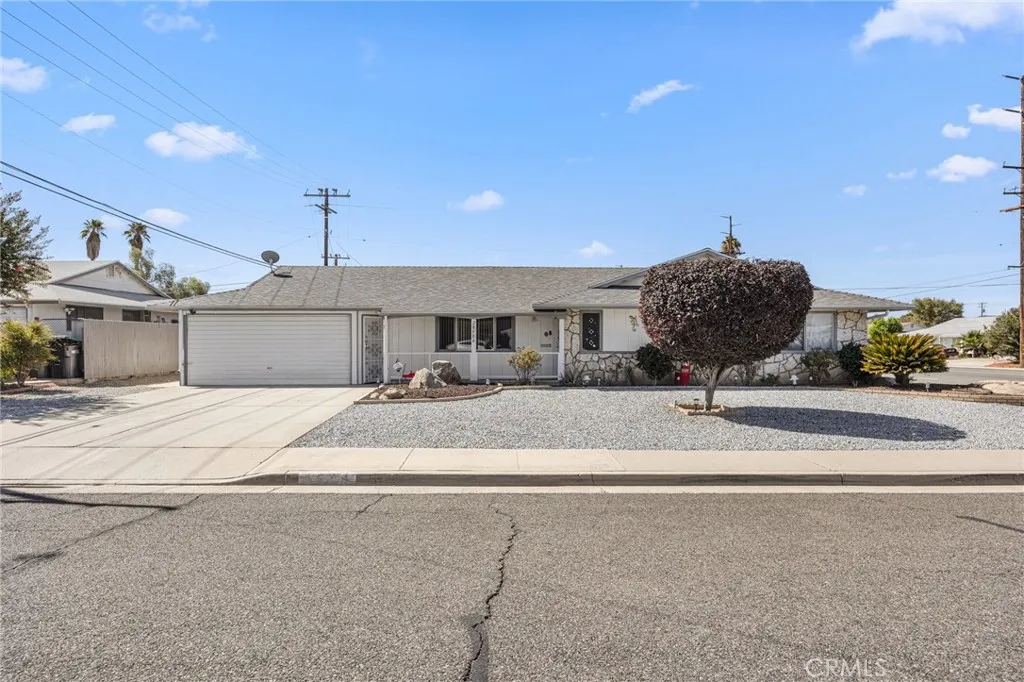 28984 E Worcester