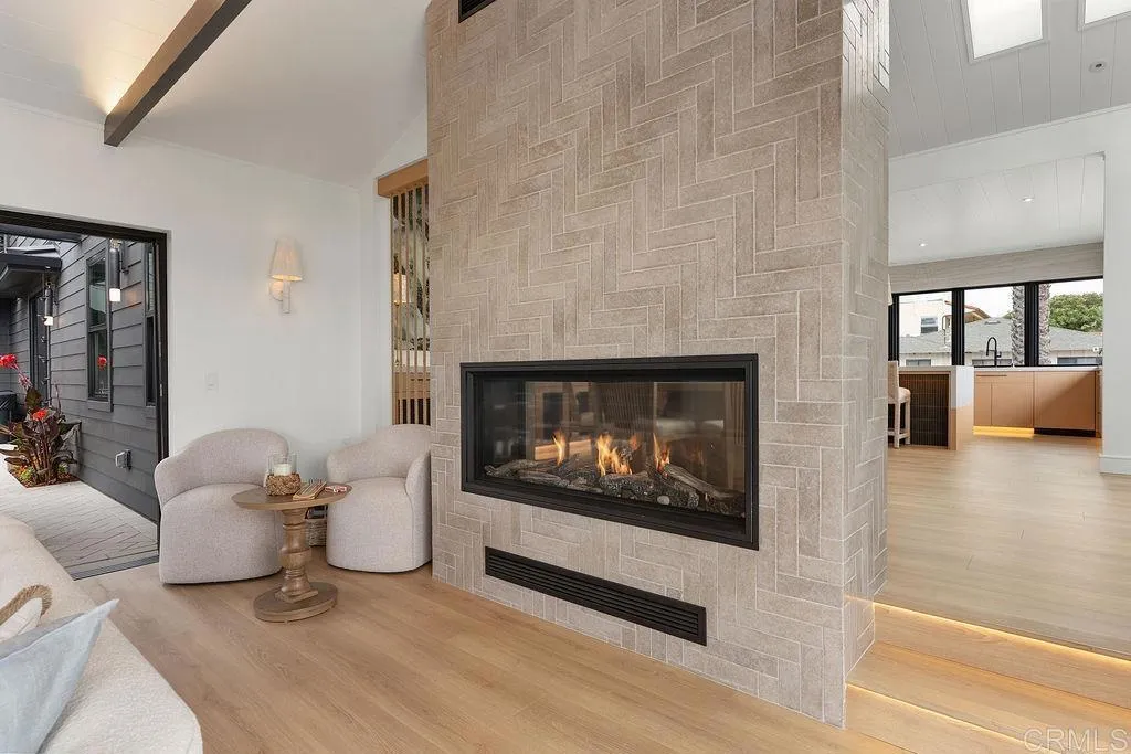 https://cdn.realtyfeed.com/cdn/127/307070829/877ec0467696a75bdc1df3b11e1ec041.webp