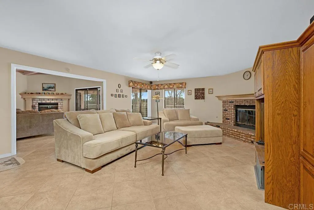 https://cdn.realtyfeed.com/cdn/127/307070851/1a3e9a87874a699996336c63918fcc80.webp