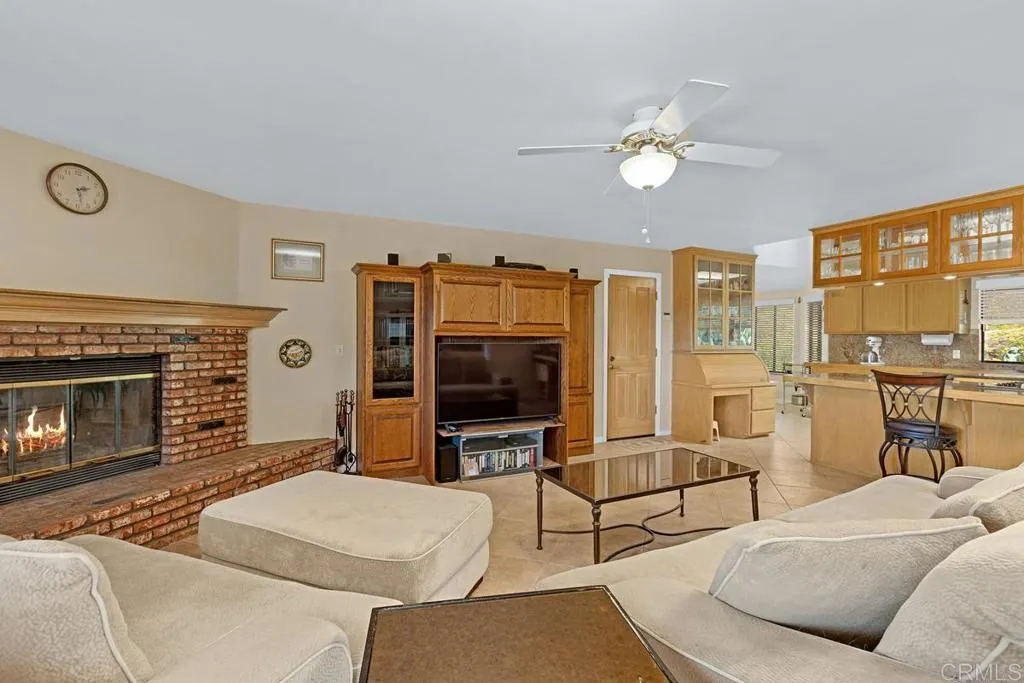 https://cdn.realtyfeed.com/cdn/127/307070851/ab7a3f36d94a138a26925bb845693e17.webp