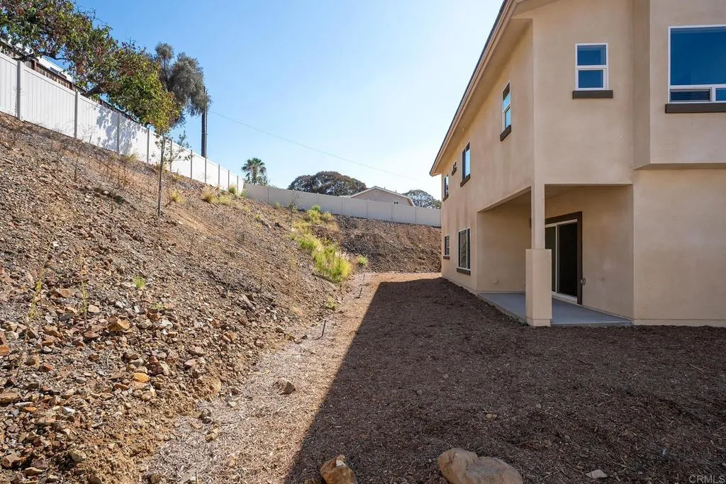 https://cdn.realtyfeed.com/cdn/127/307070855/69bae5e432001d6529fbeaa985fc8075.webp
