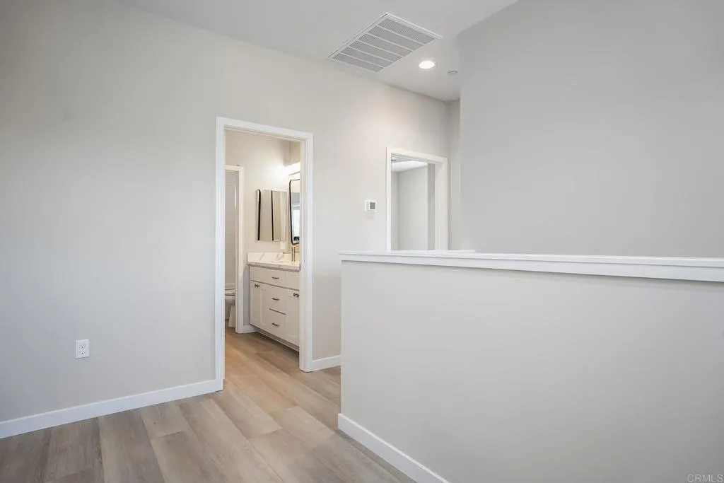 https://cdn.realtyfeed.com/cdn/127/307070855/90fbca27890bb74569d02dc0ed865c39.webp