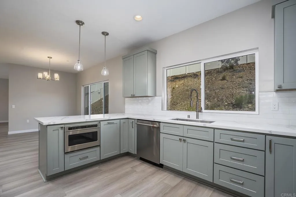 https://cdn.realtyfeed.com/cdn/127/307070855/ca627c7cdb6a5241a383092c7e491c8a.webp