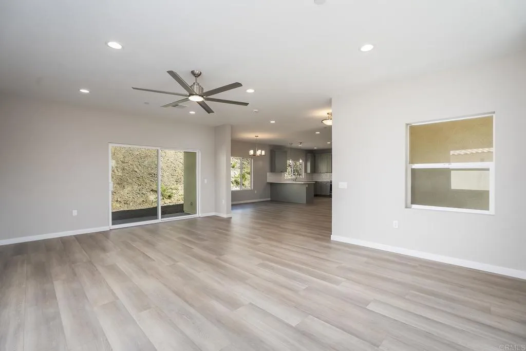 https://cdn.realtyfeed.com/cdn/127/307070855/ca8ea804d9806183fd12dcaa0e5a0b52.webp