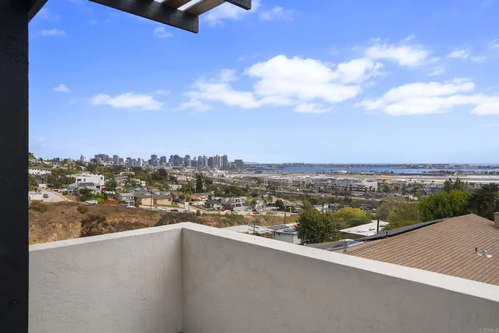 https://cdn.realtyfeed.com/cdn/127/307070891/32305d6c8073d8d517c161dfe0dee984.webp