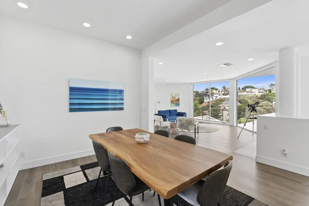 https://cdn.realtyfeed.com/cdn/127/307070891/9ef31b04ceaac0580bff29b485669f12.webp