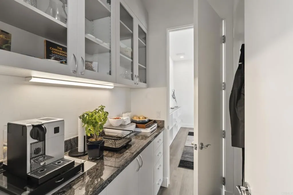 https://cdn.realtyfeed.com/cdn/127/307070891/a3ef84c8852d2aedbb2f4d9cf4b5ff65.webp
