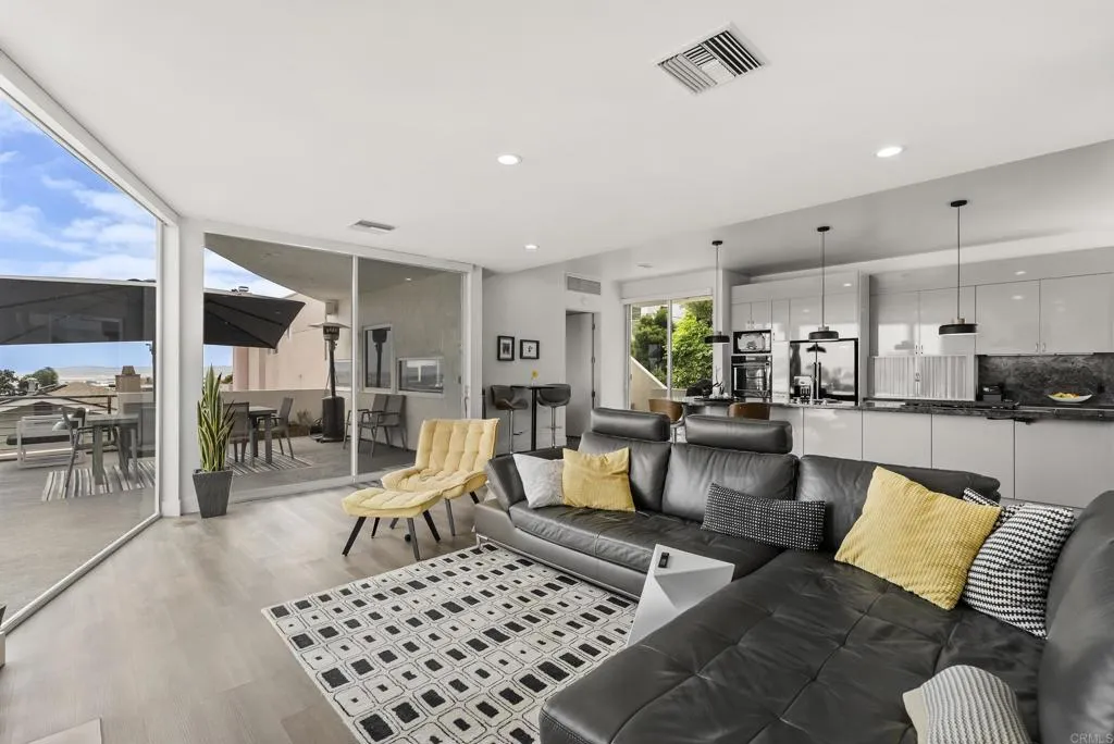https://cdn.realtyfeed.com/cdn/127/307070891/e7fdab3d2dfbc83ce839db3832821d64.webp