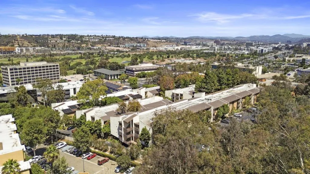 https://cdn.realtyfeed.com/cdn/127/307070952/790bc04d0ee016a144fbee3aae9d33e2.webp