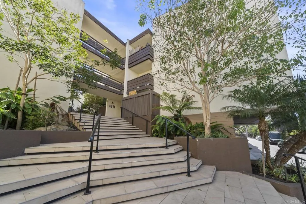 https://cdn.realtyfeed.com/cdn/127/307070952/c92fe6be85a3a4d37cae4881fd557fab.webp