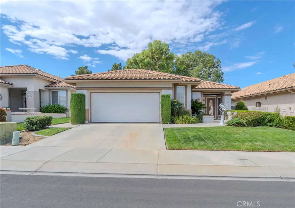 1725 Fairway Oaks Avenue