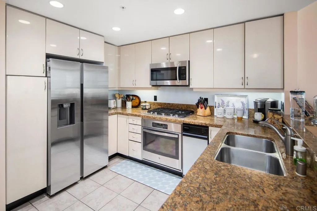 555 Front Street Unit 1201, San Diego, CA 92101 - Photo 4 of 28, San Diego, CA