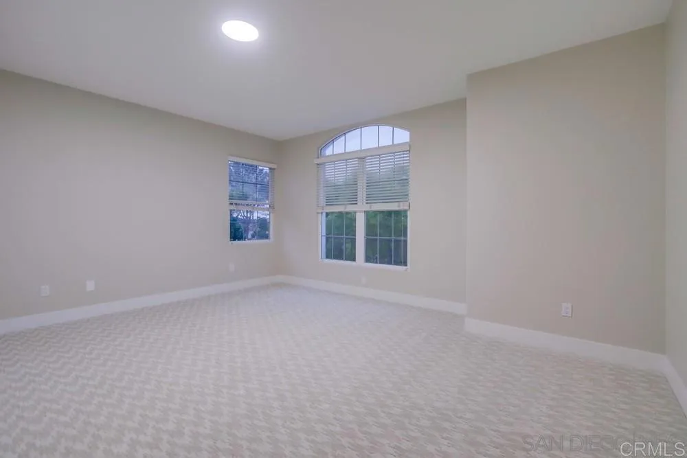 https://cdn.realtyfeed.com/cdn/127/307071119/7286172328750b933c5da5c0bbbf93e8.webp