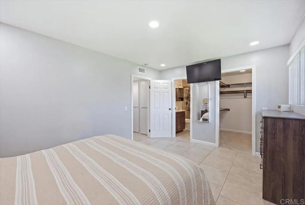 https://cdn.realtyfeed.com/cdn/127/307071313/630ac8563c166c5cba324c4d513bdb96.webp