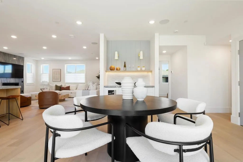 https://cdn.realtyfeed.com/cdn/127/307071318/48d0bf0a6dab84c6b9501b030a9a14aa.webp