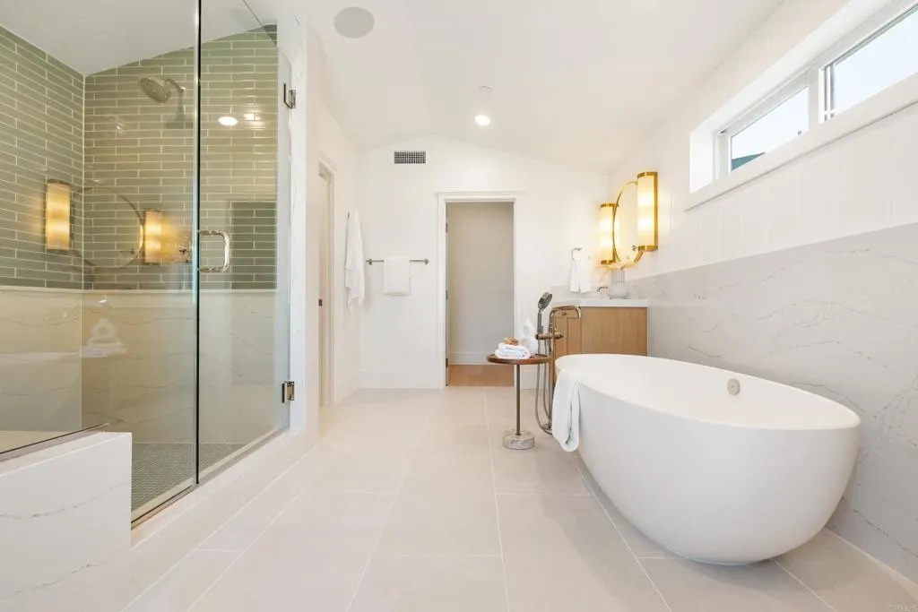 https://cdn.realtyfeed.com/cdn/127/307071318/6337cac7bf4bd81154497dbeaef4f3e1.webp