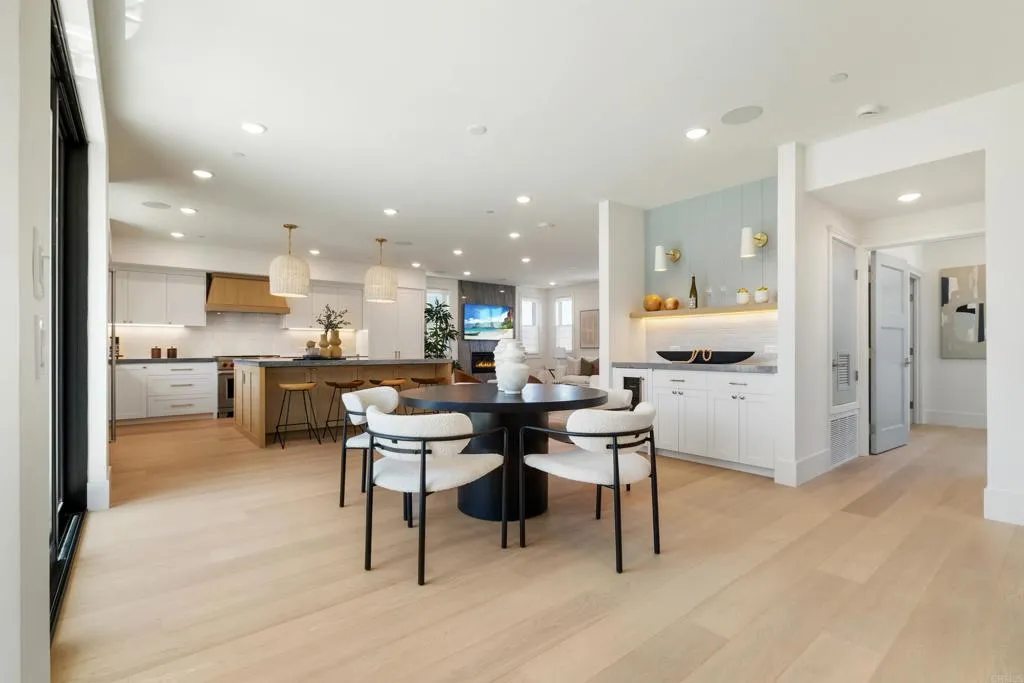 https://cdn.realtyfeed.com/cdn/127/307071318/6f5d9944c13717205d500971b35f1d37.webp