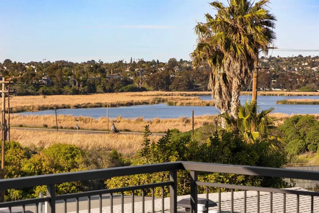 https://cdn.realtyfeed.com/cdn/127/307071318/8ecc50c31d574b4ace8e95fcdb14162f.webp