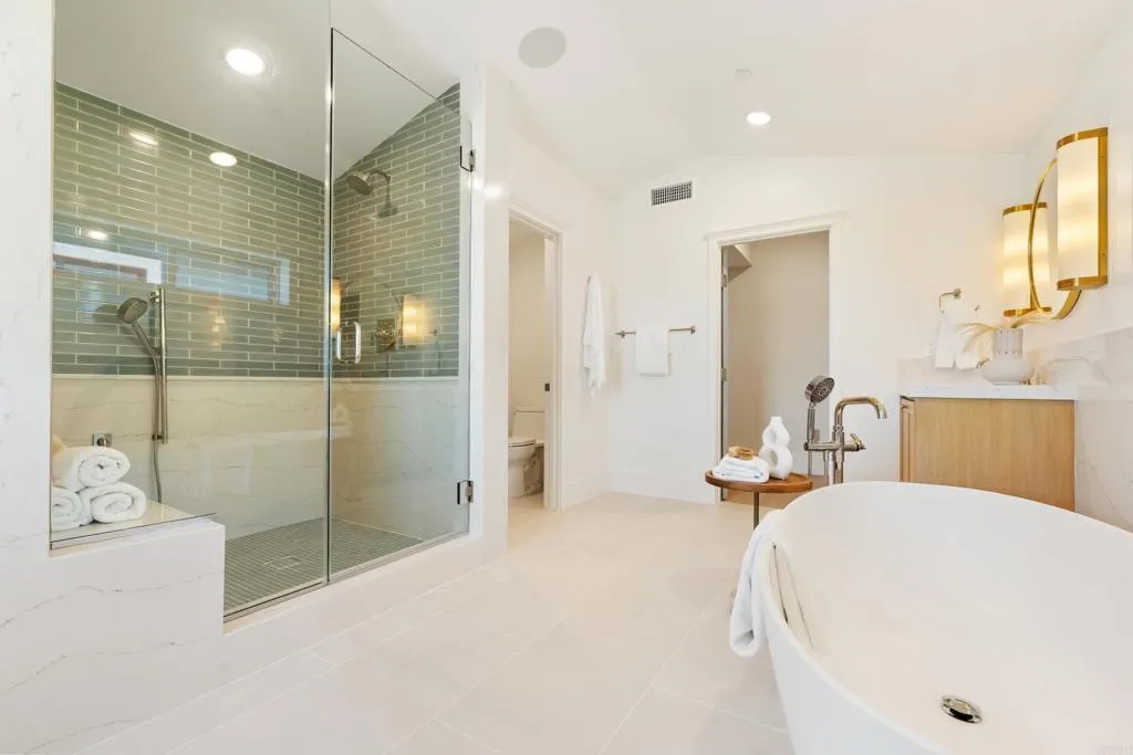 https://cdn.realtyfeed.com/cdn/127/307071318/e6ccaba34382feaa969af7b3daa8385e.webp