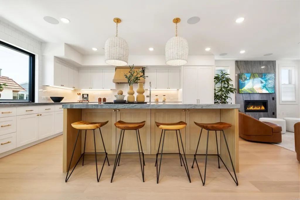 https://cdn.realtyfeed.com/cdn/127/307071318/efb1d7dcd494ab30577edab151562ed4.webp