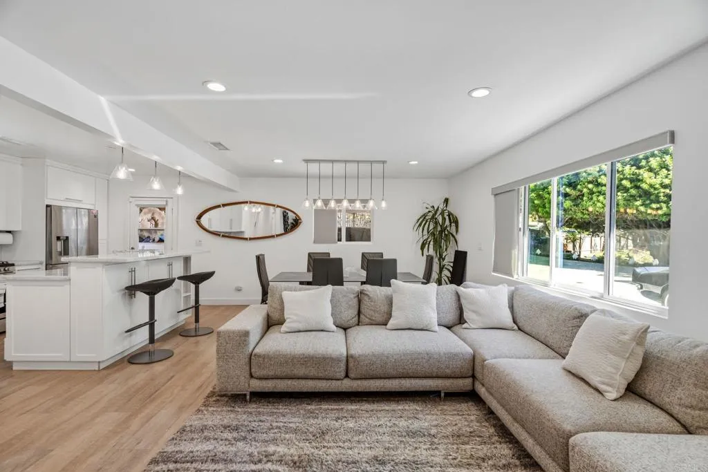 https://cdn.realtyfeed.com/cdn/127/307071391/25f9d831478a8590b077b95ed3cd6a0d.webp