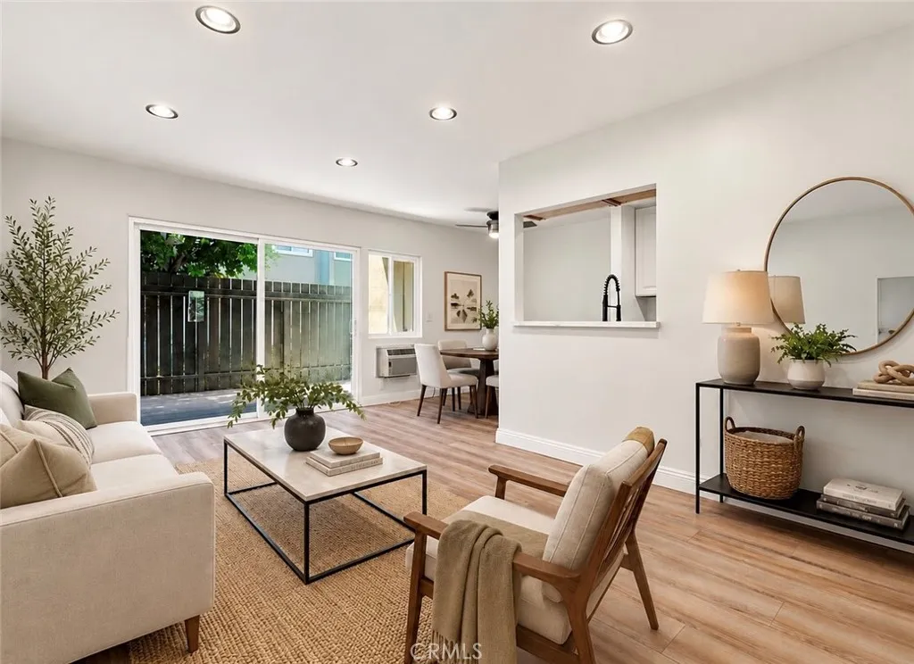 4812 Hollow Corner