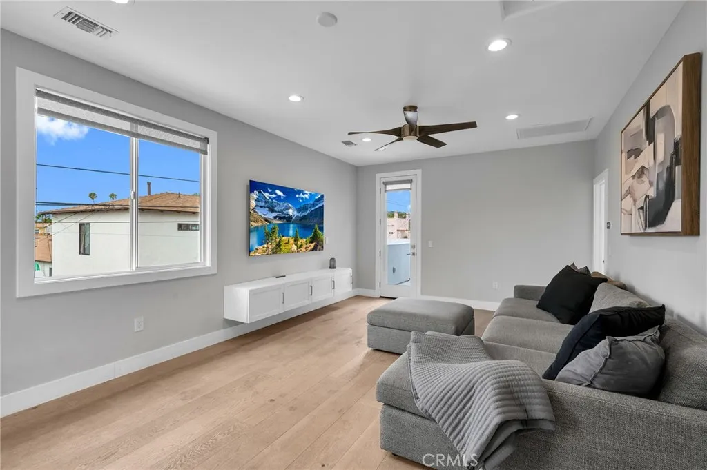 https://cdn.realtyfeed.com/cdn/127/307071511/24f23d1c833b0c3014e5211932db8a38.webp