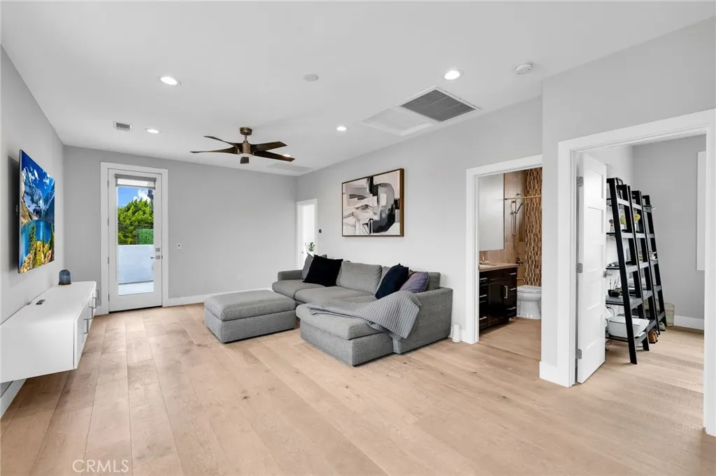 https://cdn.realtyfeed.com/cdn/127/307071511/9f36f5b24606fd7a93b7031aa7ce23b5.webp