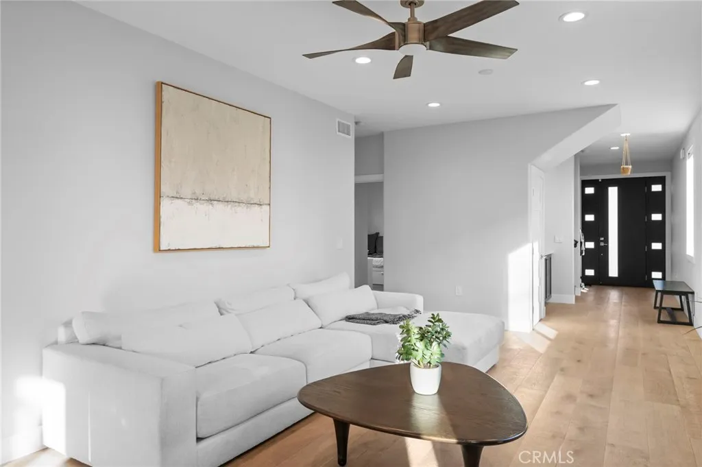 https://cdn.realtyfeed.com/cdn/127/307071511/a03e664798f72578c4f968bc8d7f2719.webp