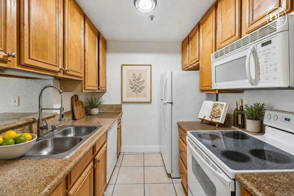 4041 Oakcrest Drive Unit 303, San Diego, CA 92105 - Photo 5 of 40, San Diego, CA