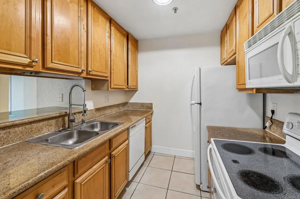 https://cdn.realtyfeed.com/cdn/127/307071542/89aa5c7f69ba687e6d5752188a462848.webp