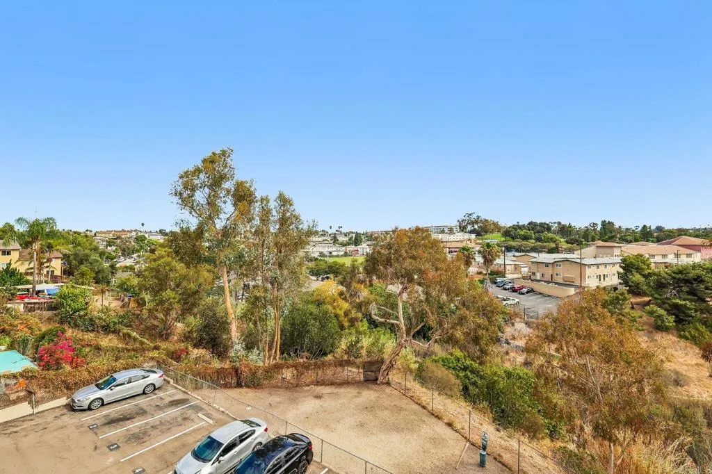 https://cdn.realtyfeed.com/cdn/127/307071542/bed4127f937552be2c783df0f90f3985.webp