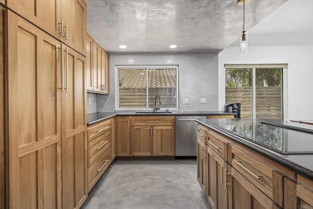 https://cdn.realtyfeed.com/cdn/127/307071555/22c16498977d157bbb83b803e4629205.webp
