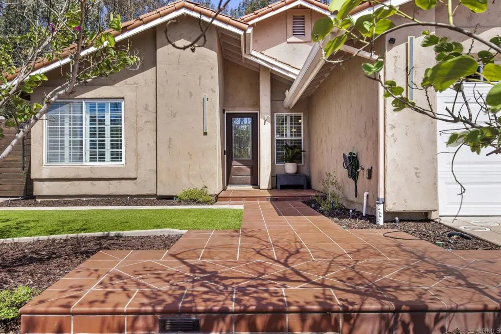 https://cdn.realtyfeed.com/cdn/127/307071555/e55a726fbac4288749be68a1cec464e7.webp