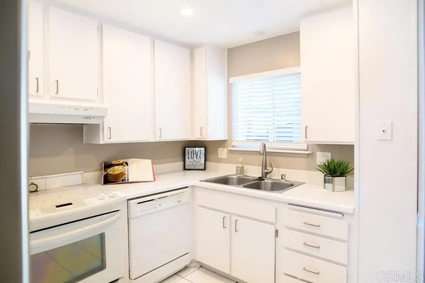 https://cdn.realtyfeed.com/cdn/127/307071593/b468cd0e8f93590b647440413d7f733e.webp