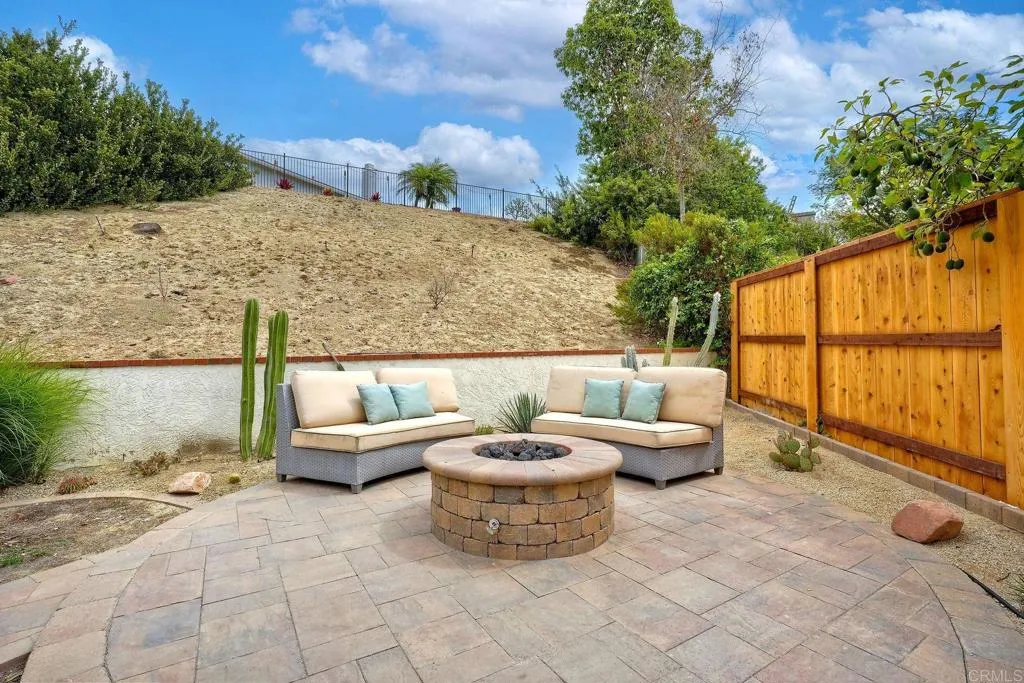 https://cdn.realtyfeed.com/cdn/127/307071610/505b1524af46b728d4e6444161eda9e2.webp