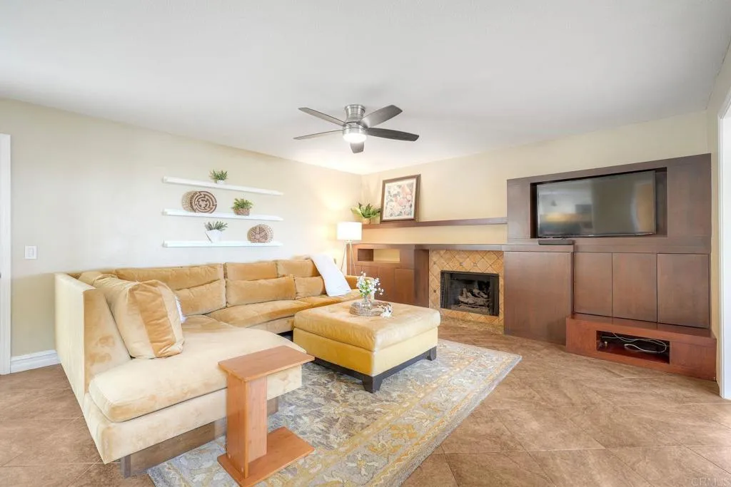 https://cdn.realtyfeed.com/cdn/127/307071610/cc0b73d091281e070292acc44722e566.webp