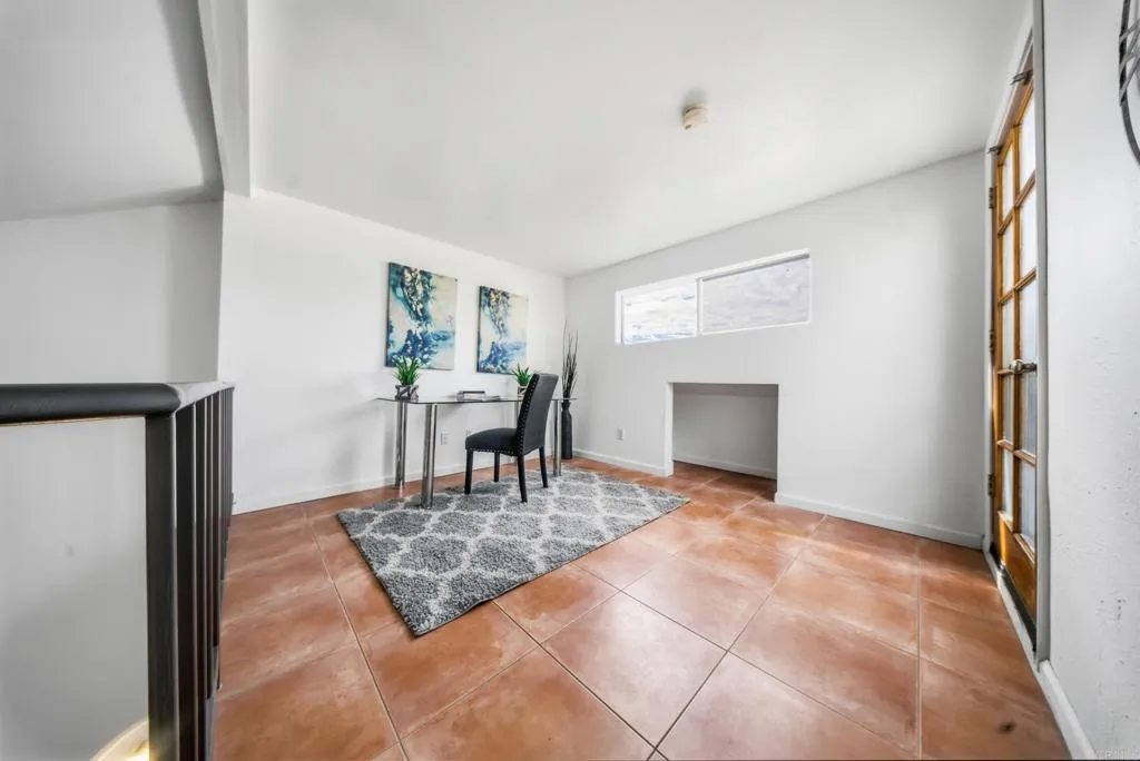 https://cdn.realtyfeed.com/cdn/127/307071803/244bb07e3e5a7a4b9840457501454878.webp