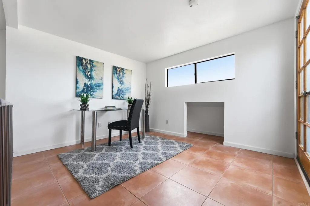 https://cdn.realtyfeed.com/cdn/127/307071803/f682754de55891274f6ec9a582f715a4.webp