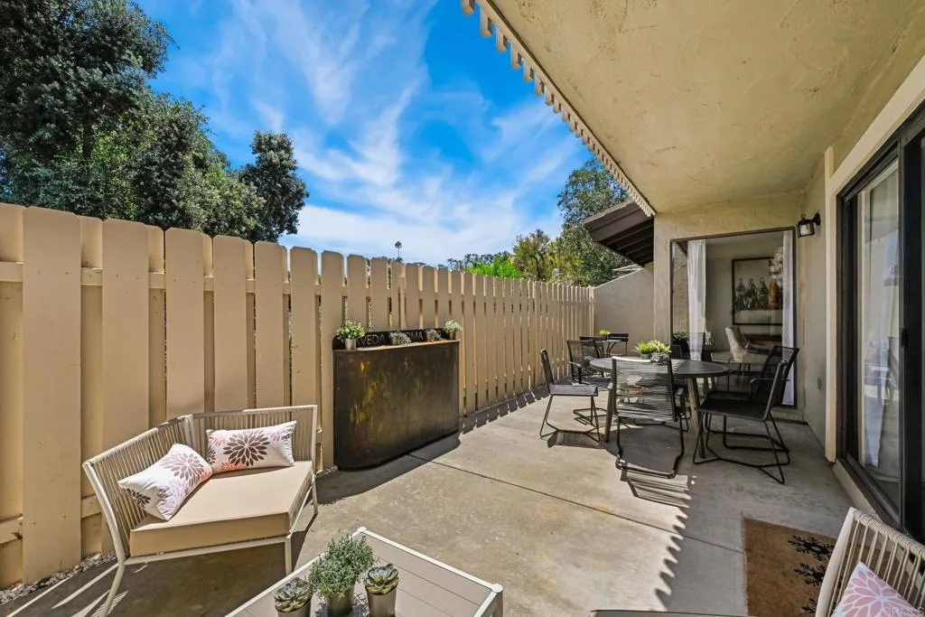 https://cdn.realtyfeed.com/cdn/127/307071823/372cb00be51c2de8dce7e86553e2fc07.webp