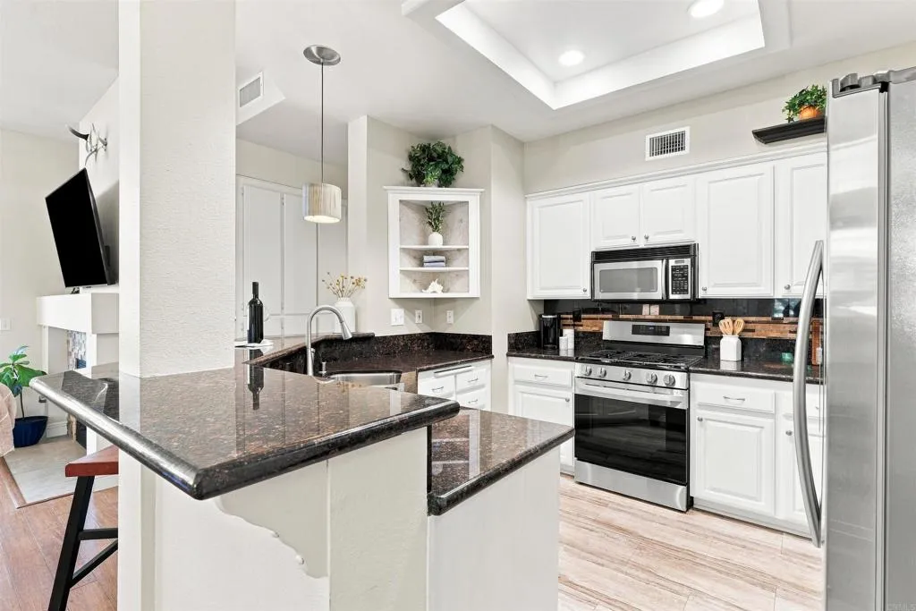 https://cdn.realtyfeed.com/cdn/127/307071826/380d0d6c6381c36b36cbd1f70b456885.webp