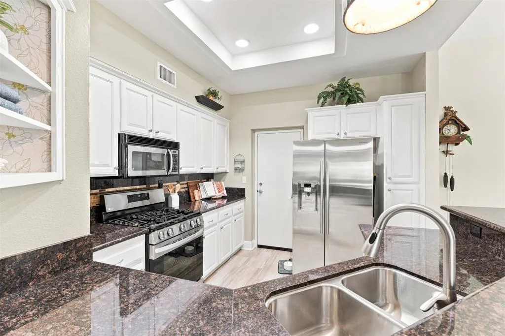 https://cdn.realtyfeed.com/cdn/127/307071826/8b122353b8a282bcbd1c3641b980d431.webp