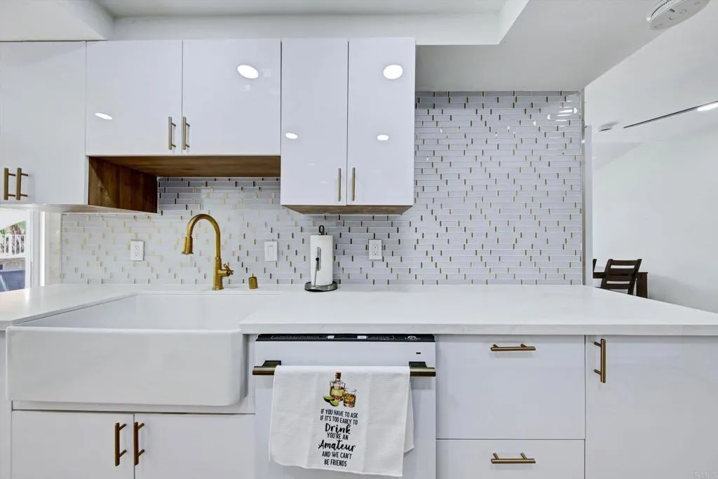 https://cdn.realtyfeed.com/cdn/127/307071864/646bceaa28b6f604cac0e5ff6f876ecc.webp