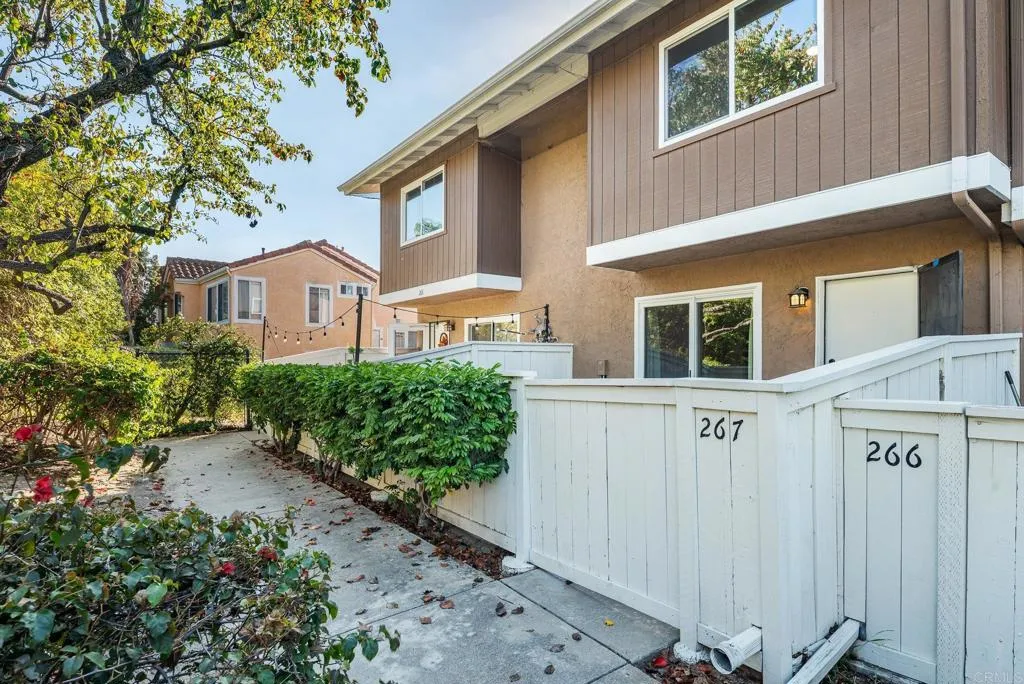 https://cdn.realtyfeed.com/cdn/127/307071866/88e9fce4fd8fbdd08f2b190b02be7c43.webp