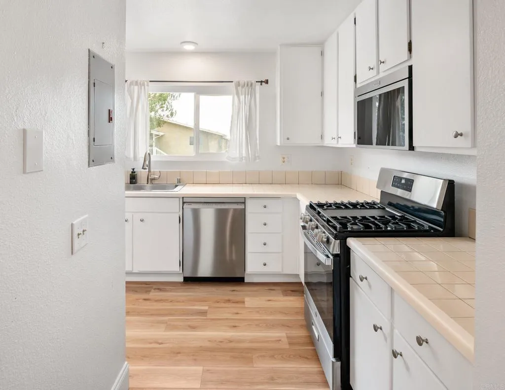 https://cdn.realtyfeed.com/cdn/127/307071866/99d36e7f1f60d645fcd8ef5d907cc789.webp