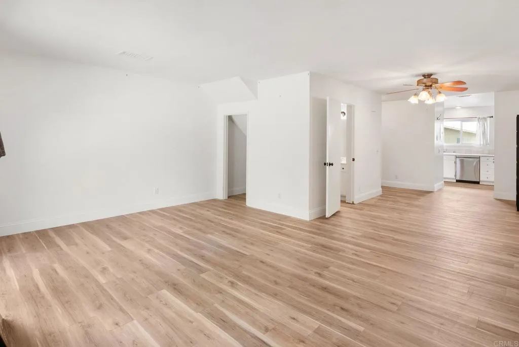 https://cdn.realtyfeed.com/cdn/127/307071866/fdd16e00e5e23af0fa07cb60bf980272.webp