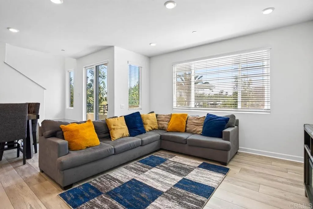 https://cdn.realtyfeed.com/cdn/127/307071885/24912684d8dcad2871b6f50dbb888759.webp