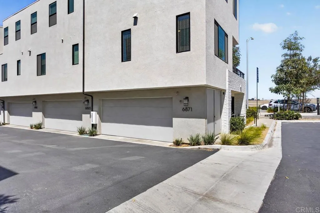 https://cdn.realtyfeed.com/cdn/127/307071885/b69379d04ceb0afa0d4c50c091c946fb.webp