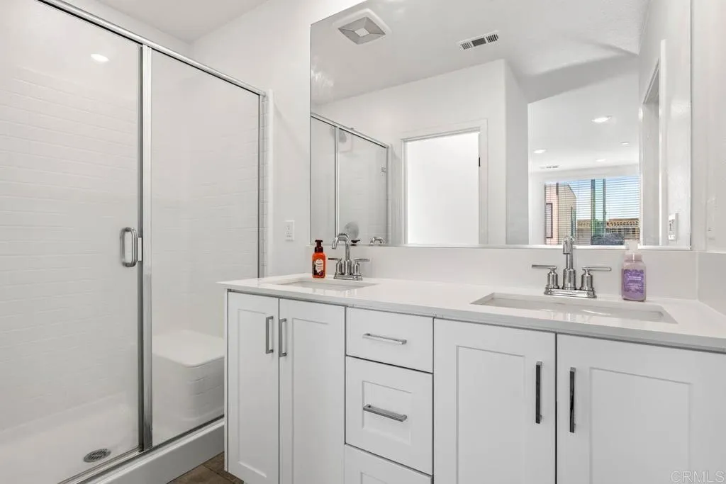 https://cdn.realtyfeed.com/cdn/127/307071885/cfeec64c2a2b1f052d918bbc452084e9.webp
