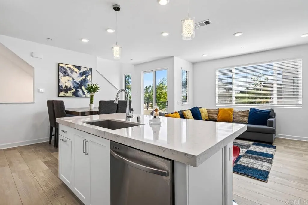 https://cdn.realtyfeed.com/cdn/127/307071885/db100303e63435e5296ce4b427c7d549.webp